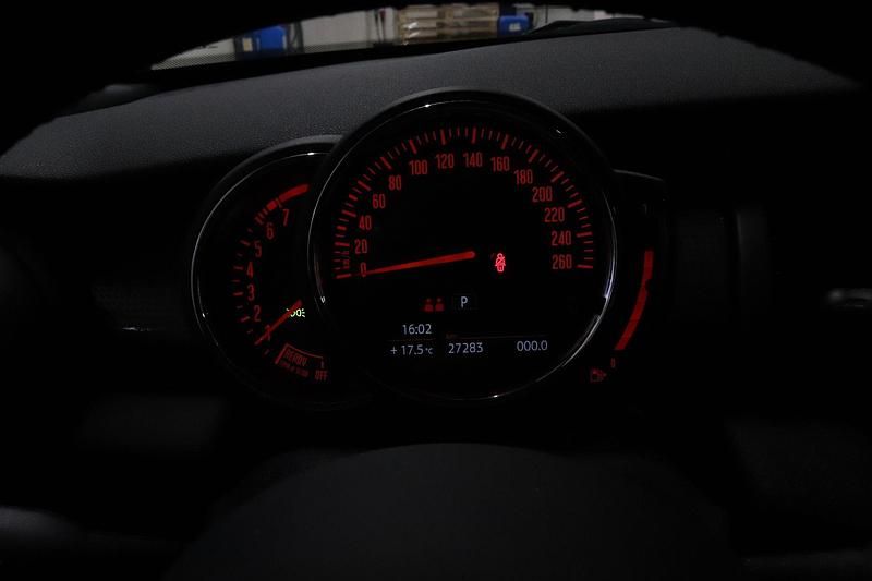 Occasion Mini Cooper Comfort 136 PK (100 kW) 2020 Oranje Hatchback