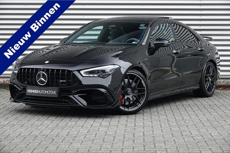 Zwart Gebruikt 2023 Mercedes CLA45 AMG Premium Plus Sedan | € 67.900 (Goede deal) - Afbeelding 1/4