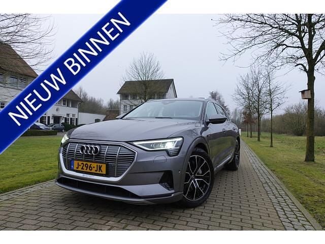 Grijs Occasion 2020 Audi e-tron Comfort SUV | € 26.950 (Goede deal) - Afbeelding 1/4