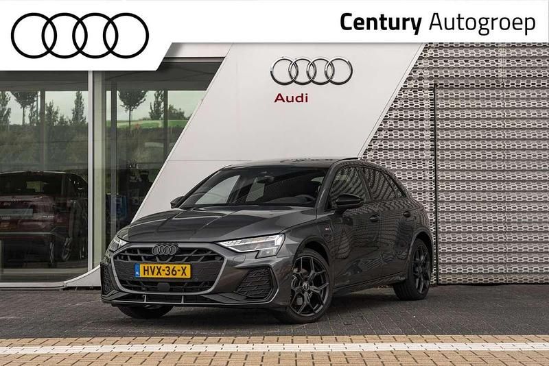Grijs Gebruikt 2025 Audi A3 Sportback e-tron Ambiente Hatchback | € 53.900 - Afbeelding 1/4