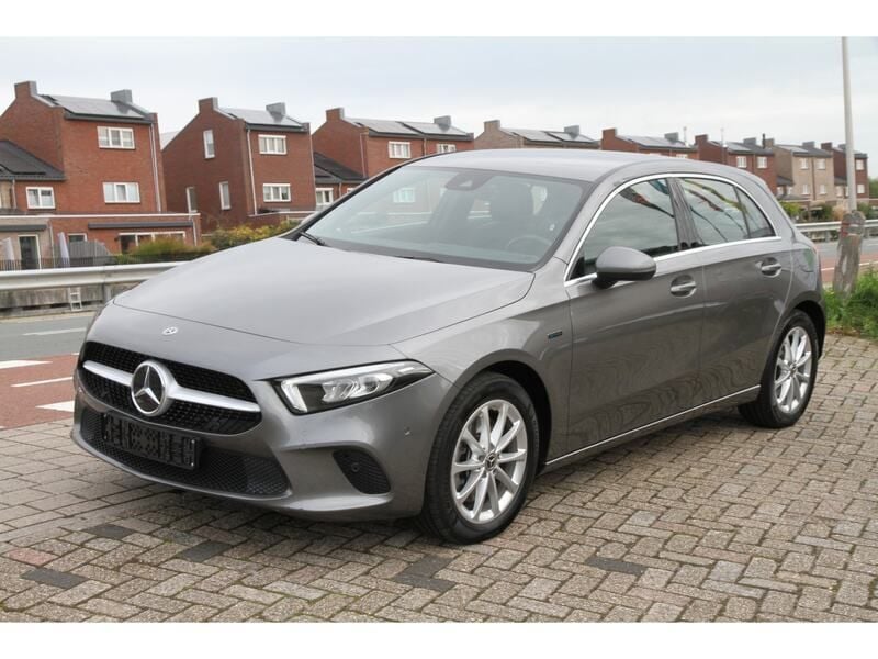 Grijs Gebruikt 2020 Mercedes A250 Hatchback | € 24.950 (Super prijs) - Afbeelding 1/4