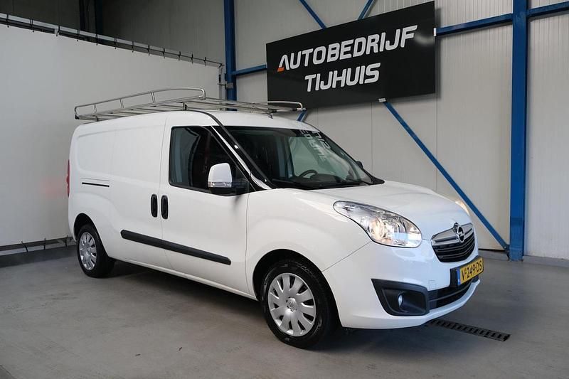 Wit Occasion 2017 Opel Combo Sport MPV | € 6.750 (Eerlijke prijs) - Afbeelding 1/4