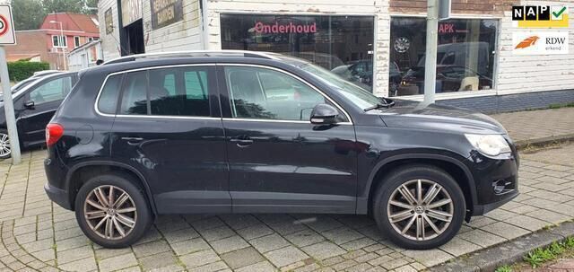 Zwart Gebruikt 2010 VW Tiguan Sport SUV | € 7.950 (Eerlijke prijs) - Afbeelding 1/4