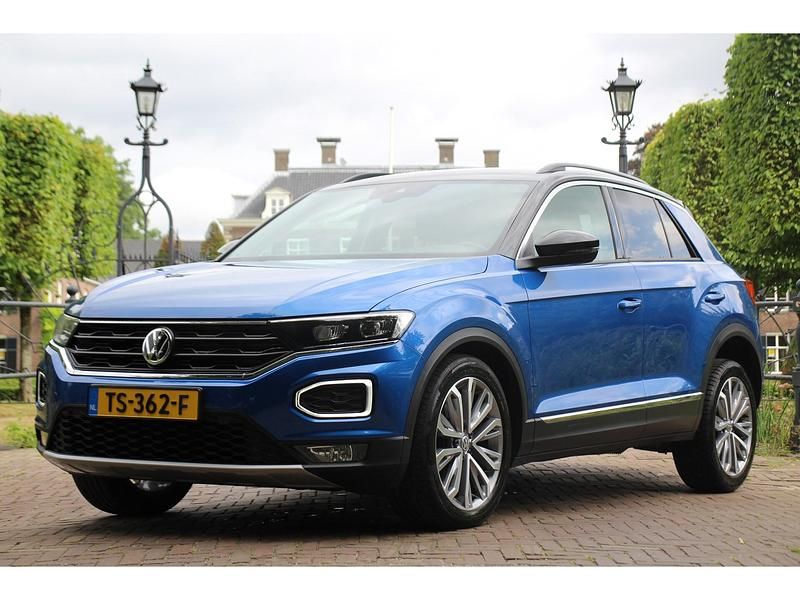 Blauw, metallic lak Gebruikt 2018 VW T-Roc Style SUV | € 16.600 (Eerlijke prijs) - Afbeelding 1/3