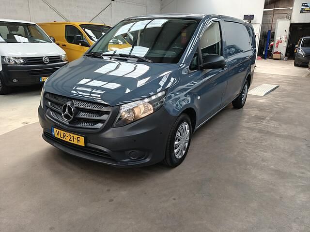Grijs Gebruikt 2020 Mercedes Vito Van | € 13.995 (Super prijs) - Afbeelding 1/4