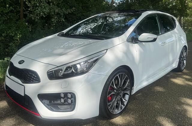 Grijs Occasion 2015 Kia Ceed GT GT Hatchback | € 14.450 (Duur) - Afbeelding 1/4