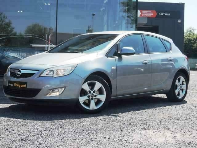 Occasion Opel Astra Enjoy 110 PK (80 kW) 2010 Grijs Sedan