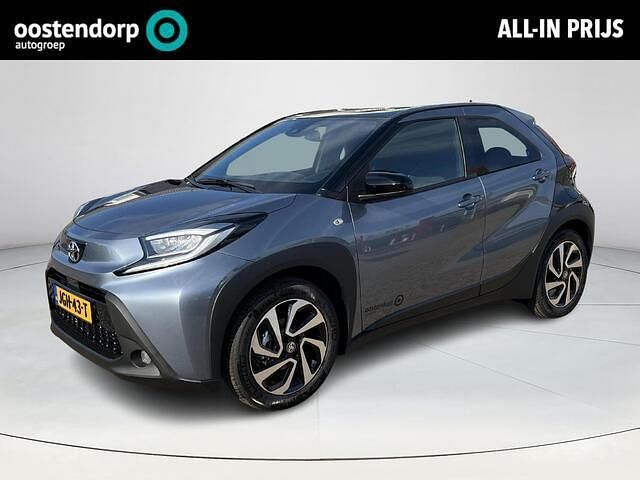 Grijs Gebruikt 2025 Toyota Aygo X Pulse SUV | € 23.880 - Afbeelding 1/4