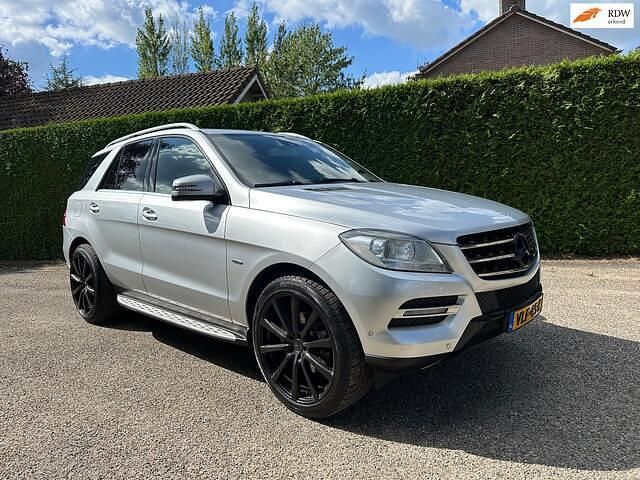 Grijs Gebruikt 2012 Mercedes ML350 SUV | € 7.850 - Afbeelding 1/4