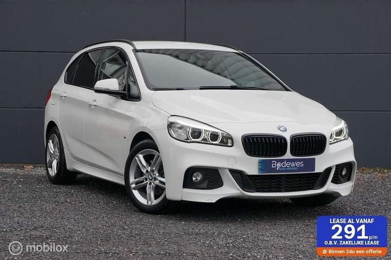 Wit Gebruikt 2017 BMW 218 Active Tourer M Sport MPV | € 17.998 (Eerlijke prijs) - Afbeelding 1/4