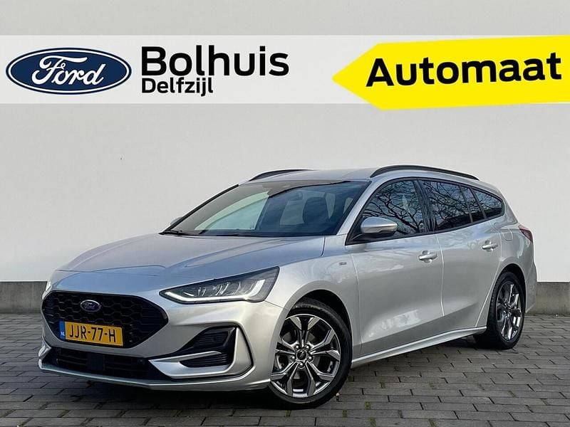 Zilver (metallic) Gebruikt 2023 Ford Focus ST-Line Stationwagen | € 23.950 (Eerlijke prijs) - Afbeelding 1/4