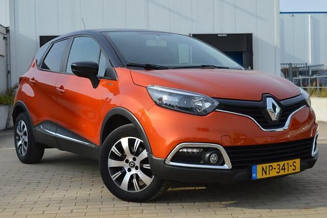 Oranje (metallic) Gebruikt 2017 Renault Captur LIMITED SUV | € 7.995 (Goede deal) - Afbeelding 1/4