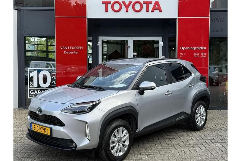 Grijs Gebruikt 2024 Toyota Yaris Cross SUV | € 26.999 (Goede deal) - Afbeelding 1/1