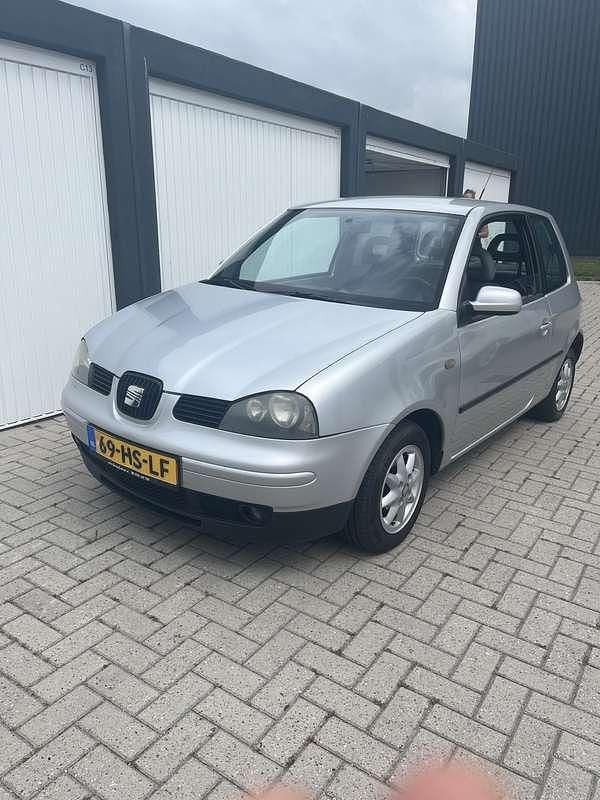 Grijs Gebruikt 2001 Seat Arosa Hatchback | € 900 (Eerlijke prijs) - Afbeelding 1/4