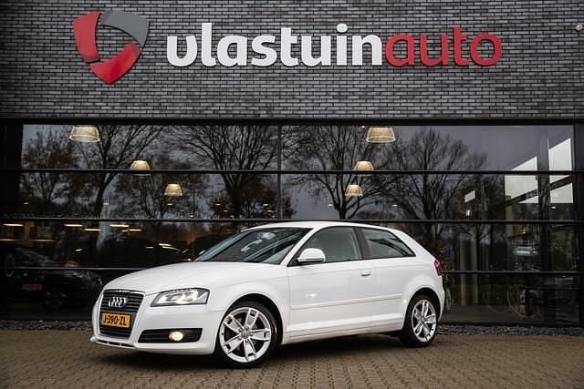 Wit Gebruikt 2009 Audi A3 Sportback Attraction Hatchback | € 3.850 (Goede deal) - Afbeelding 1/4