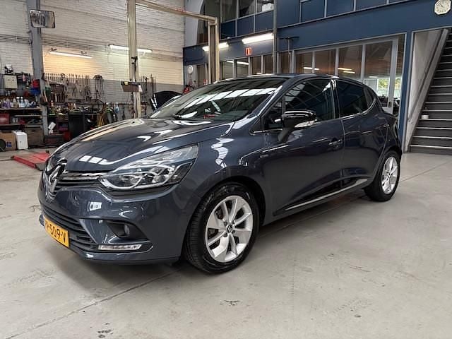 Grijs Gebruikt 2017 Renault Clio IV LIMITED Hatchback | € 9.850 (Eerlijke prijs) - Afbeelding 1/4