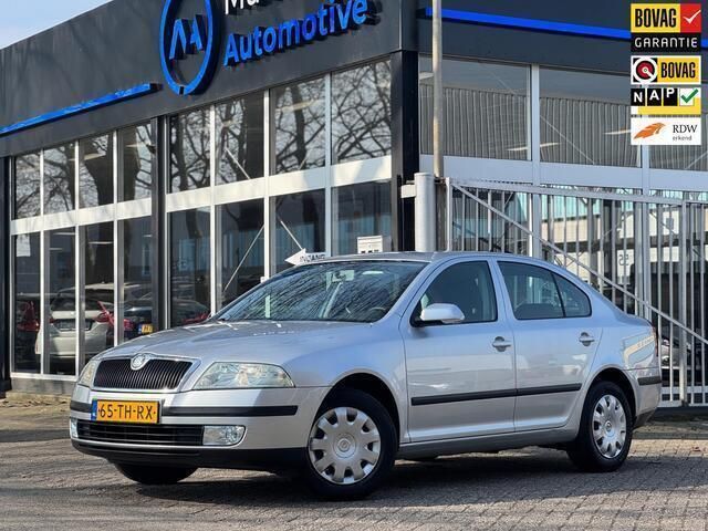Grijs Gebruikt 2006 Skoda Octavia Ambiente Hatchback | € 3.750 (Eerlijke prijs) - Afbeelding 1/4