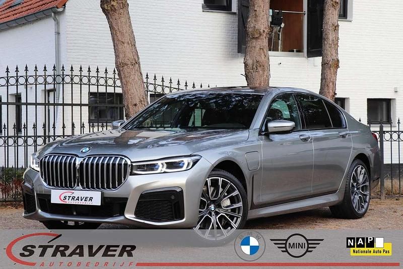 Grijs Gebruikt 2019 BMW 745e Executive Sedan | € 49.750 (Iets duurder) - Afbeelding 1/4