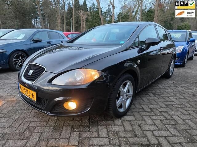 Zwart Gebruikt 2011 Seat Leon Copa Hatchback | € 2.999 (Eerlijke prijs) - Afbeelding 1/4