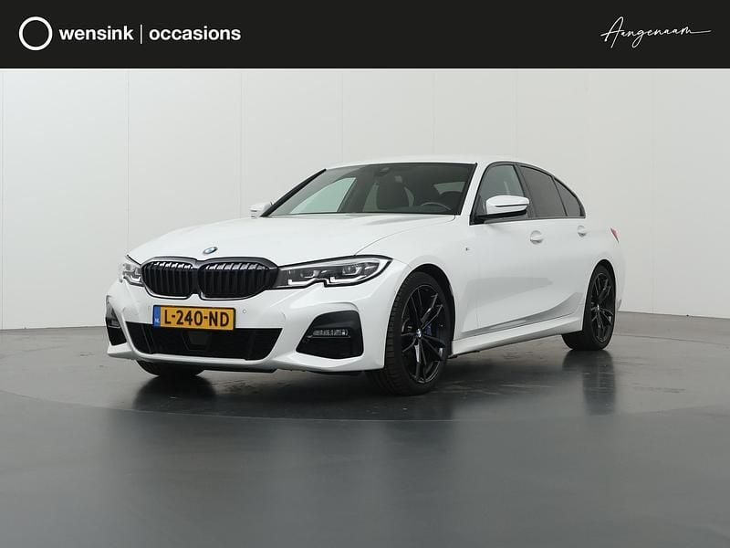Wit Gebruikt 2021 BMW 320 Executive Sedan | € 33.330 (Eerlijke prijs) - Afbeelding 1/4