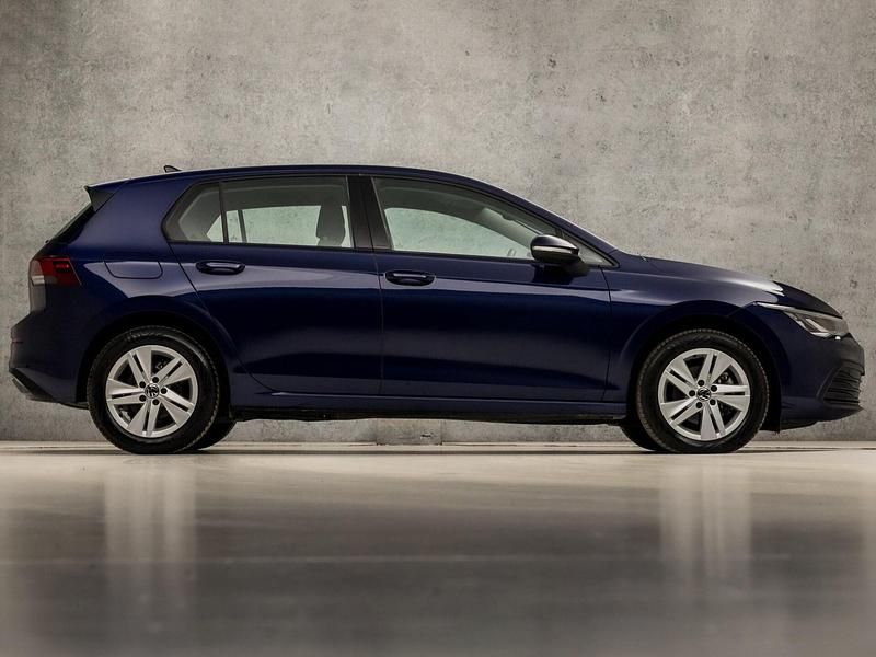 Occasion VW Golf VIII Sport 112 PK (82 kW) 2022 Blauw Hatchback