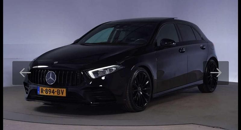 Zwart Gebruikt 2020 Mercedes A200 Night Stationwagen | € 25.900 - Afbeelding 1/4