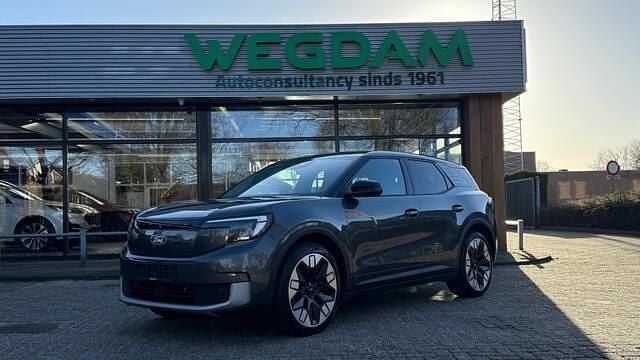 Grijs (metallic) Occasion 2024 Ford Explorer Extended Range SUV | € 44.370 (Goede deal) - Afbeelding 1/4