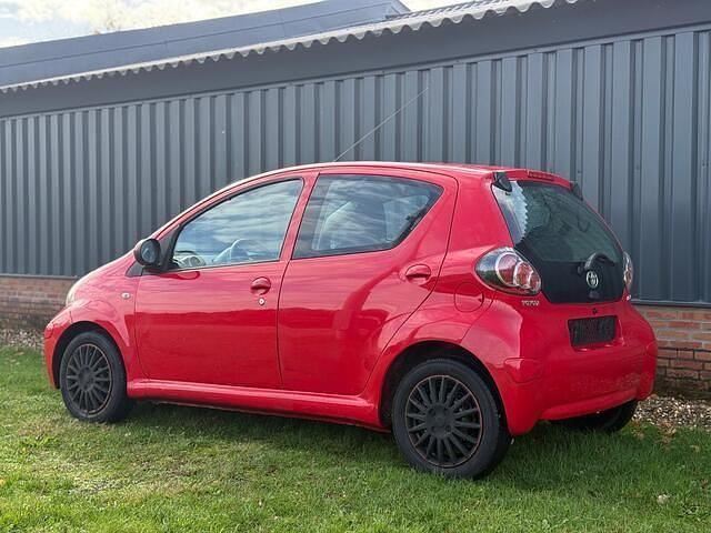 Occasion Toyota Aygo Comfort 68 PK (50 kW) 2009 Rood Hatchback