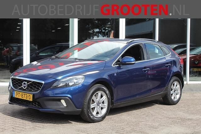 Blauw Gebruikt 2016 Volvo V40 CC Ocean Race Stationwagen | € 10.999 (Goede deal) - Afbeelding 1/4