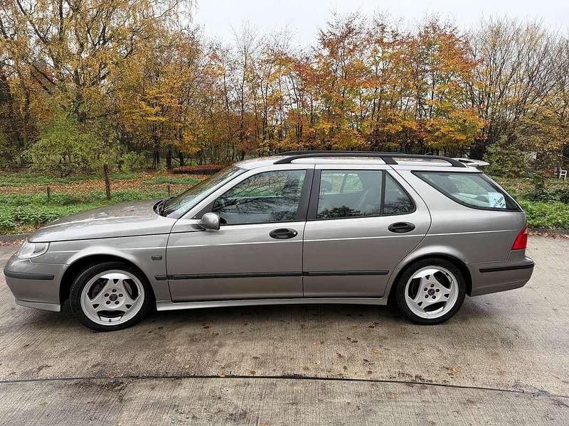 Grijs Gebruikt 2004 Saab 9-5 Vector Stationwagen | € 2.650 (Eerlijke prijs) - Afbeelding 1/4