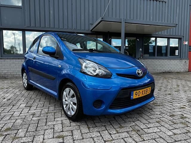 Occasion Toyota Aygo Comfort 68 PK (50 kW) 2012 Blauw Hatchback