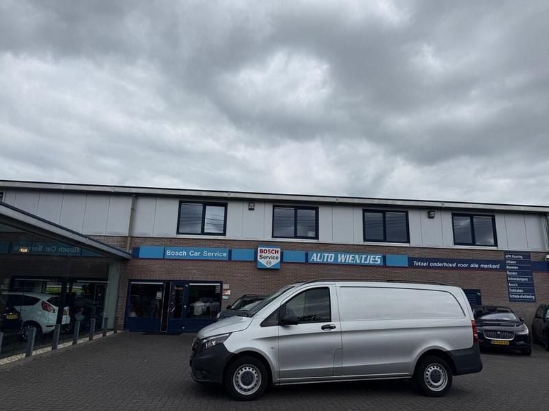 Grijs Gebruikt 2019 Mercedes Vito Sedan | € 15.950 (Duur) - Afbeelding 1/4