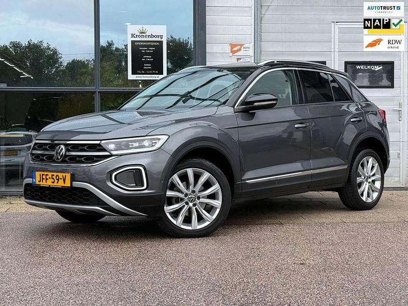 Grijs Gebruikt 2023 VW T-Roc Business SUV | € 29.450 (Goede deal) - Afbeelding 1/4