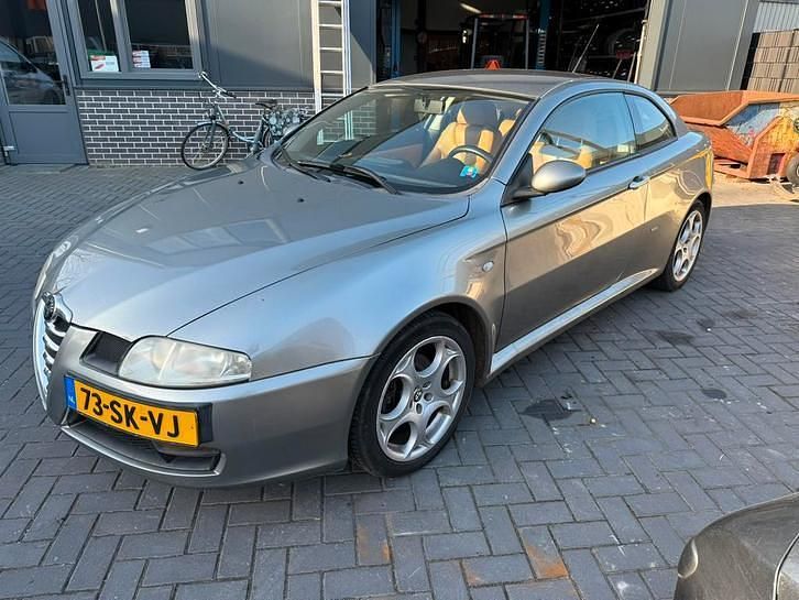 Occasion 2006 Alfa Romeo GT Coupé | € 2.250 (Eerlijke prijs) - Afbeelding 1/4