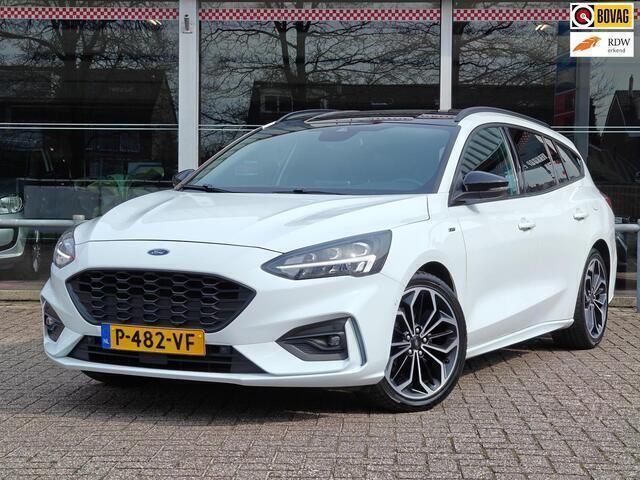 Wit Gebruikt 2018 Ford Focus ST-Line Stationwagen | € 18.710 - Afbeelding 1/4