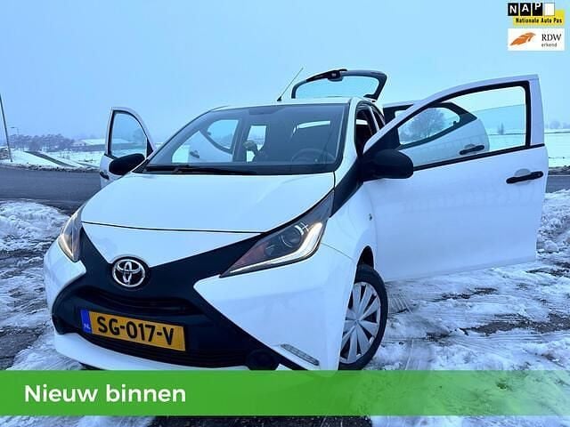 Wit Gebruikt 2018 Toyota Aygo Hatchback | € 7.750 (Goede deal) - Afbeelding 1/4