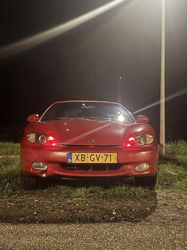 Rood Gebruikt 1998 Hyundai Coupé Coupé | € 3.000 - Afbeelding 1/4