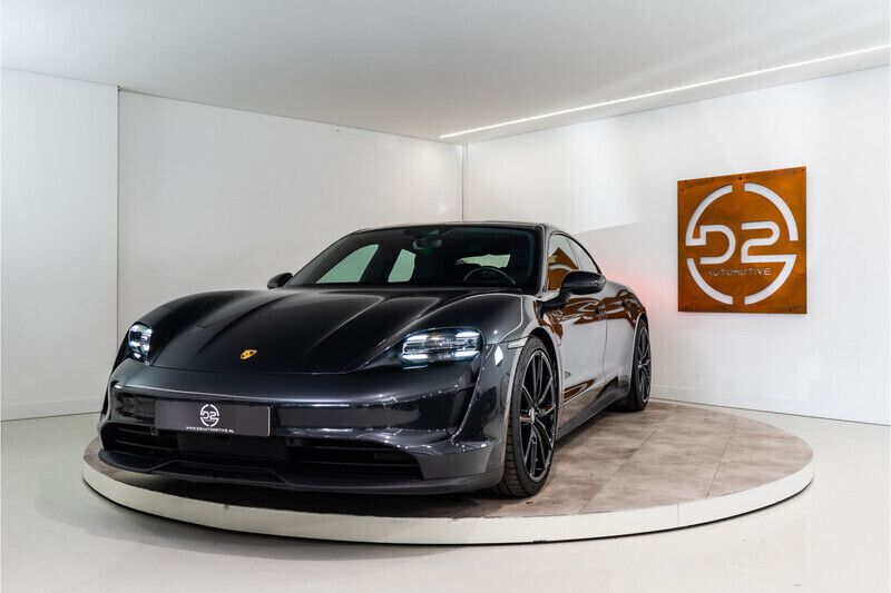 Grijs Gebruikt 2020 Porsche Taycan 4S Performance Package Sedan | € 54.980 (Goede deal) - Afbeelding 1/4