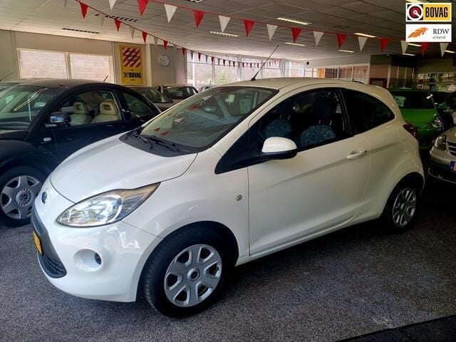 Wit Gebruikt 2012 Ford Ka Champions Edition Hatchback | € 4.250 (Eerlijke prijs) - Afbeelding 1/4