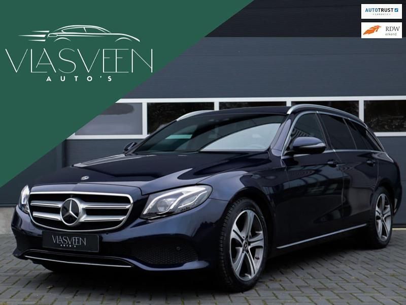 Blauw Occasion 2017 Mercedes E200 Stationwagen | € 26.950 (Eerlijke prijs) - Afbeelding 1/4