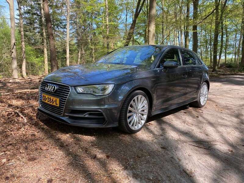 Grijs Gebruikt 2015 Audi A3 Hatchback | € 12.000 (Eerlijke prijs) - Afbeelding 1/4