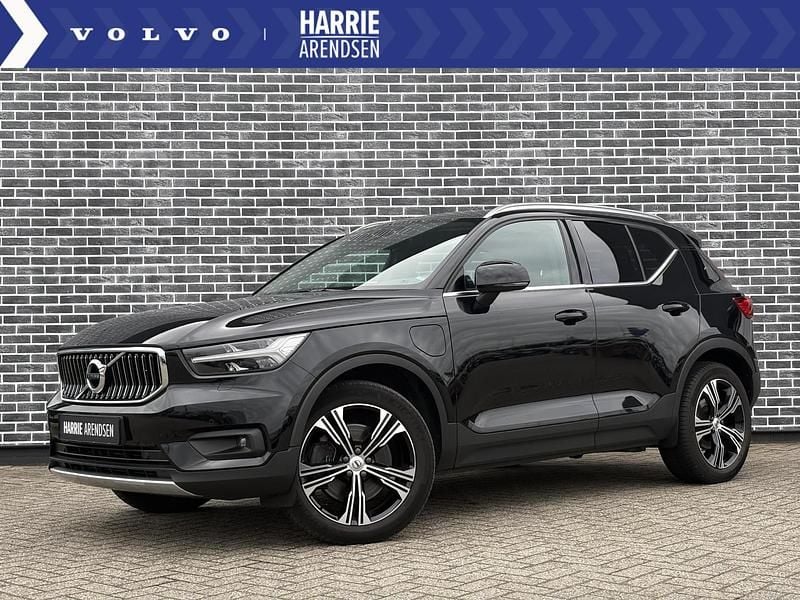Zwart Gebruikt 2022 Volvo XC40 Inscription SUV | € 32.694 (Goede deal) - Afbeelding 1/4