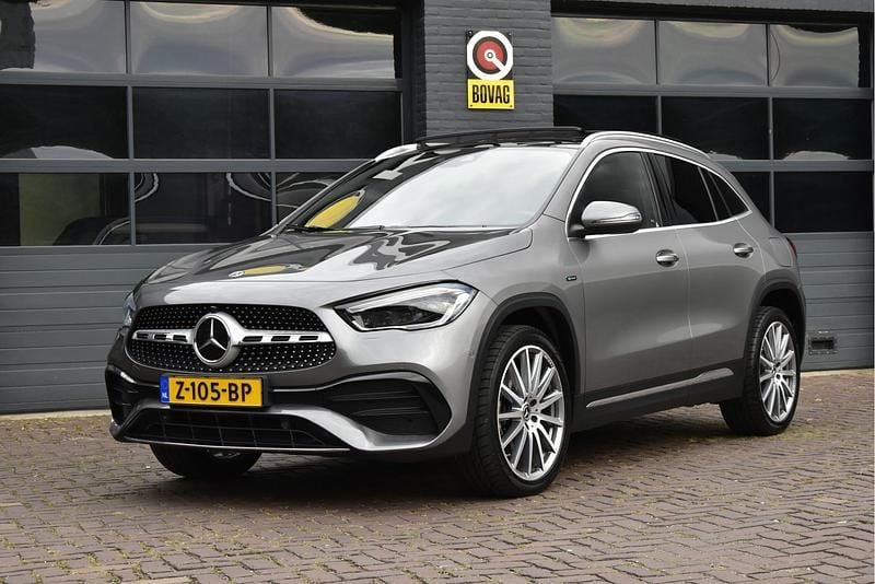 Grijs Occasion 2024 Mercedes GLA250 AMG line SUV | € 37.950 (Super prijs) - Afbeelding 1/4