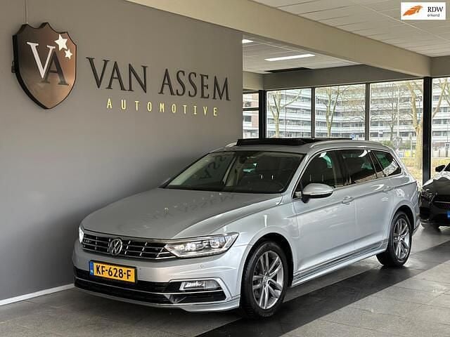 Grijs Occasion 2016 VW Passat R-line Stationwagen | € 9.495 (Eerlijke prijs) - Afbeelding 1/4