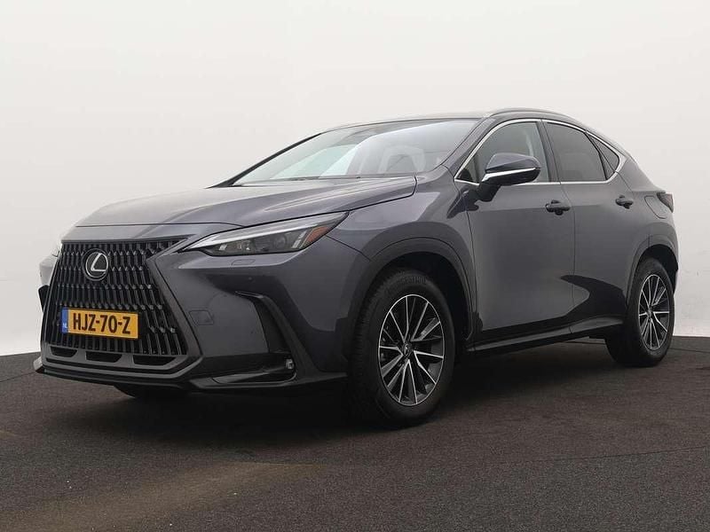 Grijs Gebruikt 2024 Lexus NX450h+ Luxury Line SUV | € 59.950 (Iets duurder) - Afbeelding 1/4