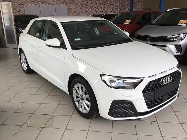 Wit Gebruikt 2021 Audi A1 Proline Hatchback | € 22.500 (Eerlijke prijs) - Afbeelding 1/4