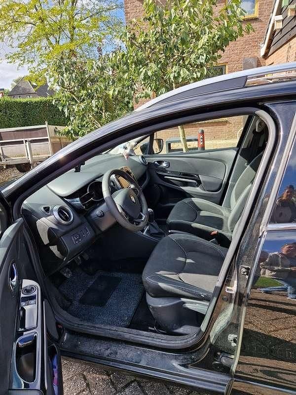 Zwart Gebruikt 2015 Renault Clio GrandTour Stationwagen | € 4.200 (Goede deal) - Afbeelding 1/4