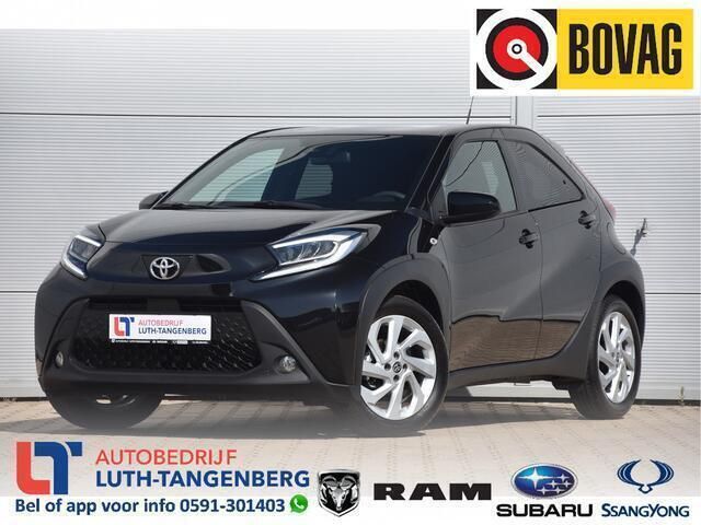Zwart Gebruikt 2024 Toyota Aygo Pulse Hatchback | € 18.950 (Iets duurder) - Afbeelding 1/4