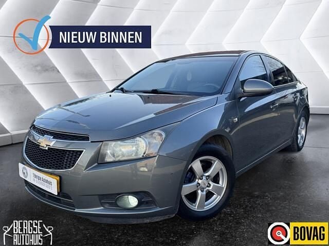 Grijs Gebruikt 2009 Chevrolet Cruze LS Sedan | € 1.990 (Super prijs) - Afbeelding 1/4