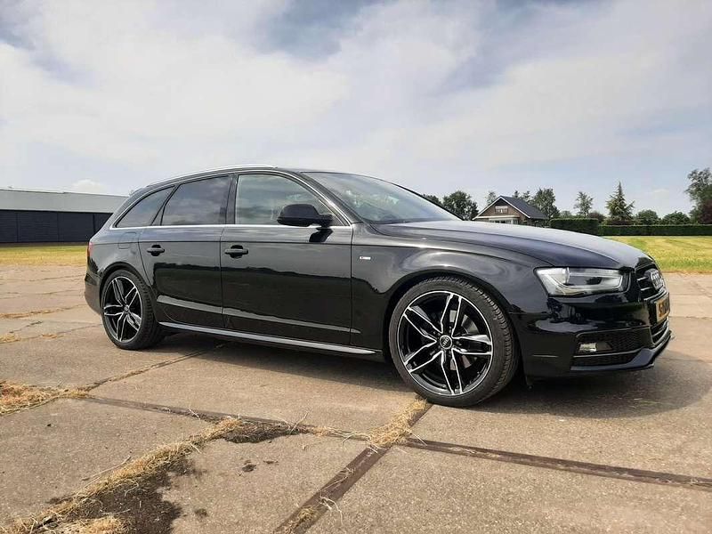 Zwart Gebruikt 2014 Audi A4 Sport Stationwagen | € 14.995 (Eerlijke prijs) - Afbeelding 1/4